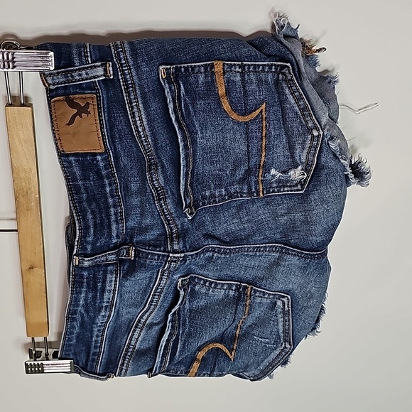American eagle super stretch size 2 distressed style jean shorts - Picture 3 of 8